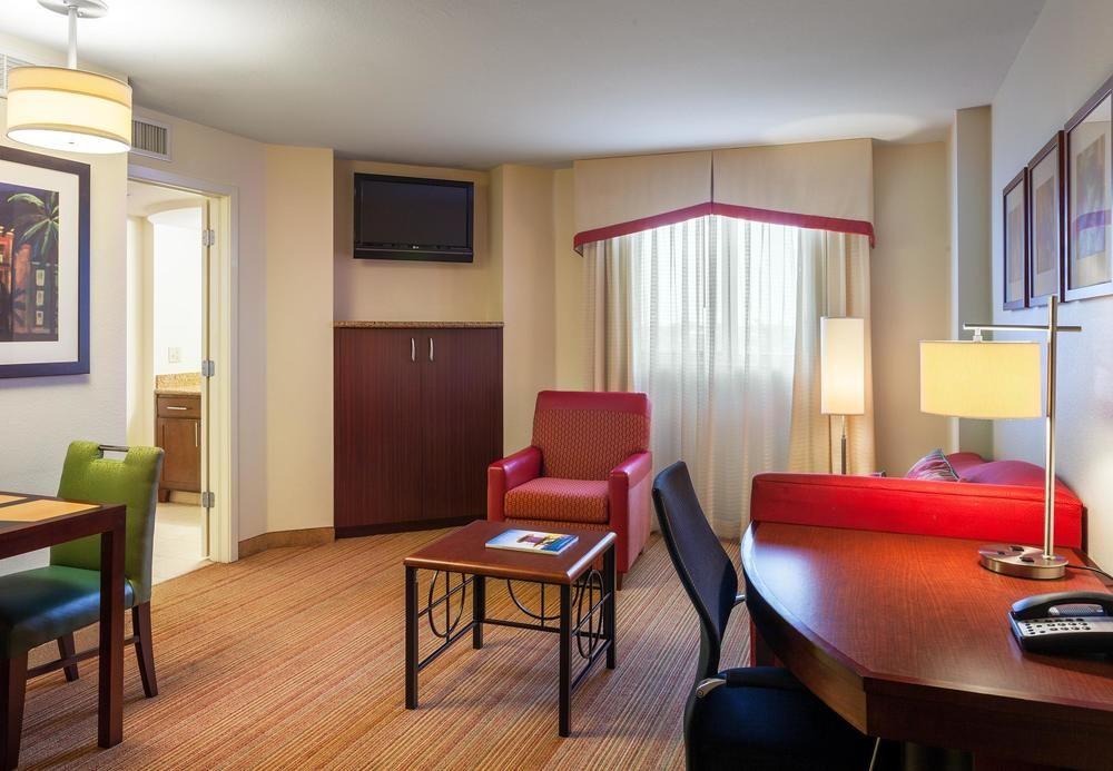 By Marriott Airport 3* Miami