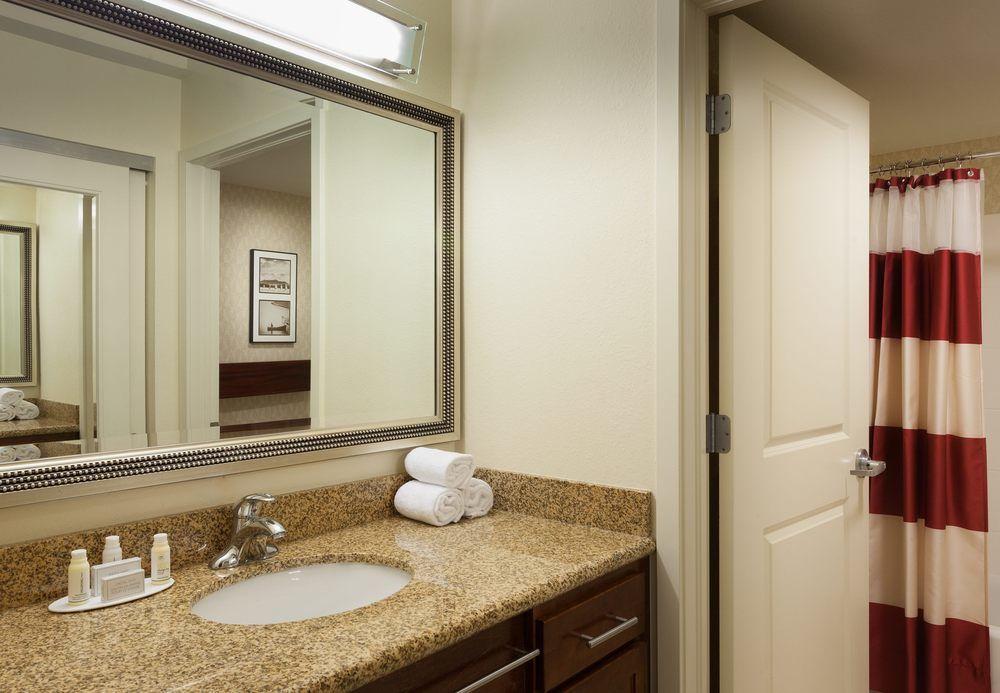 Hotel By Marriott Airport Miami