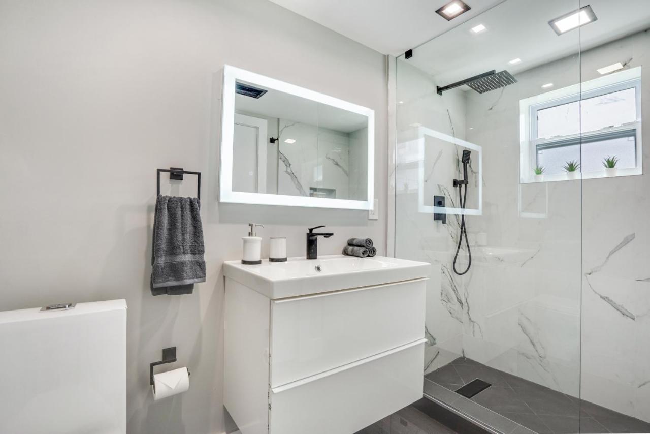 Luxury Chill Close To: South Beach/airport/wynwood/design District/4 Free Gated Parking Ferienhaus Miami