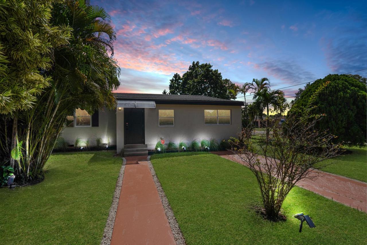 Luxury Chill Close To: South Beach/airport/wynwood/design District/4 Free Gated Parking Ferienhaus *