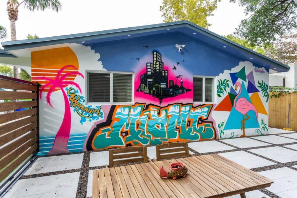 Casa Madeira @ The Heart Of Design District Vakantiehuis Miami