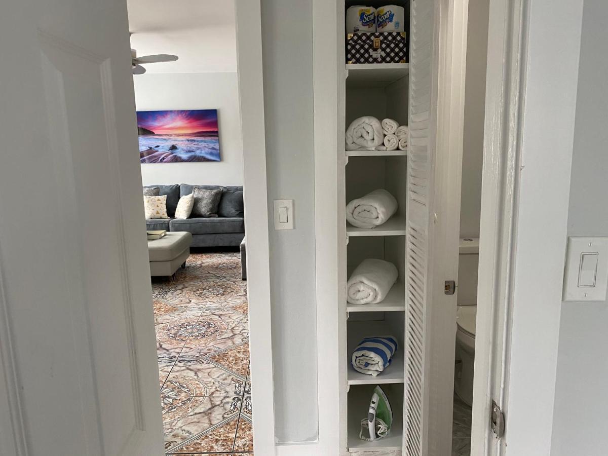 Main House 3 Bed 2 Bath & 1 Bed 1 Bath Ferienhaus *