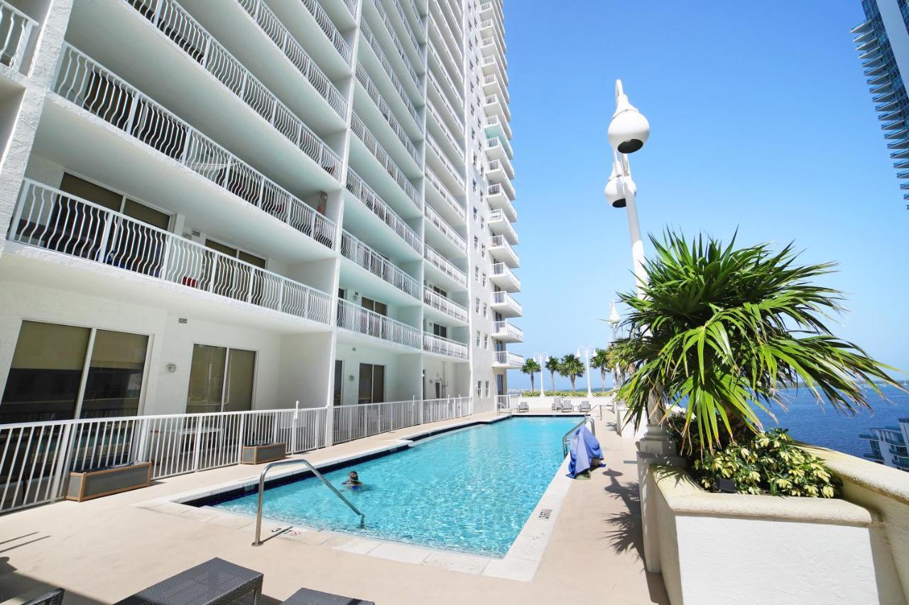 Apartment Downtown Brickell Spacious 4 Bedrooms 6 Beds