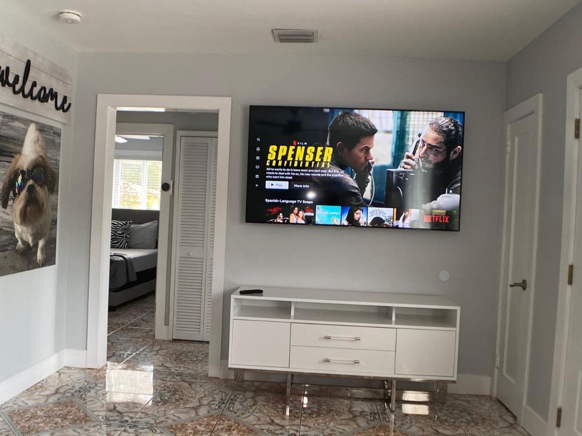 Main House 3 Bed 2 Bath & 1 Bed 1 Bath Ferienhaus Miami