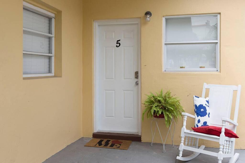 1 Bedroom Near Coconut Grove Apartment Miami