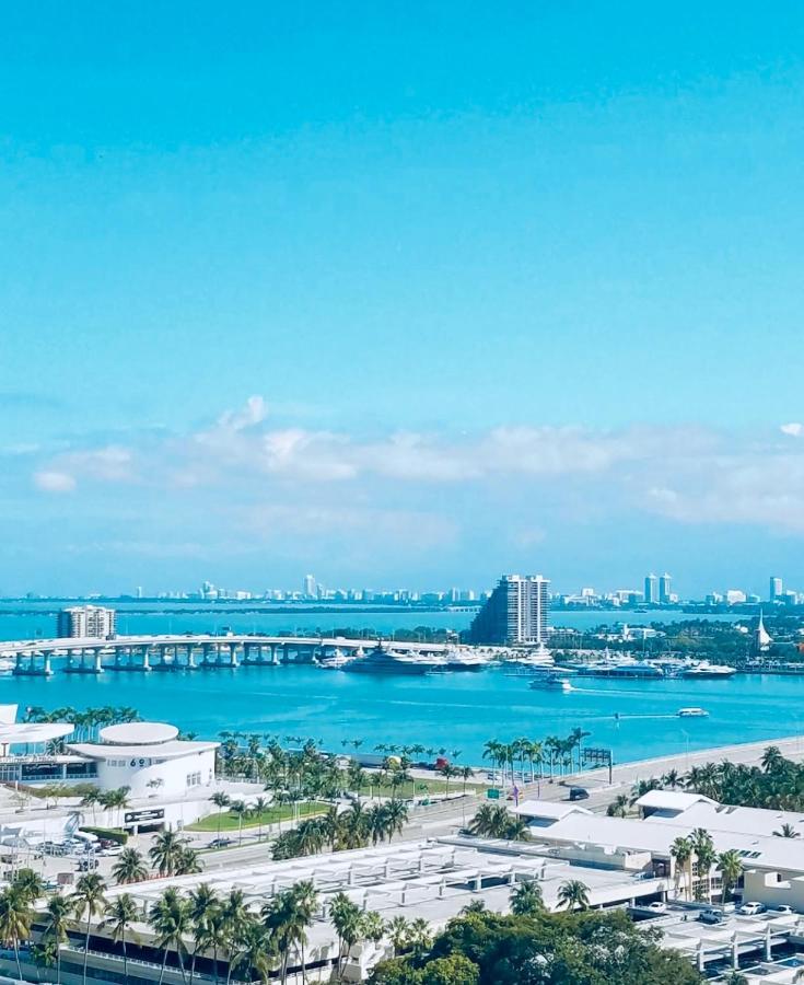 Experience The Perfect Life!! Centrally Located Luxury Condo! *