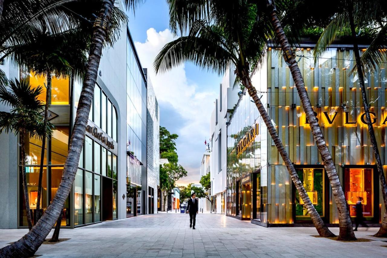 Experience The Perfect Life!! Centrally Located Luxury Condo! * Miami
