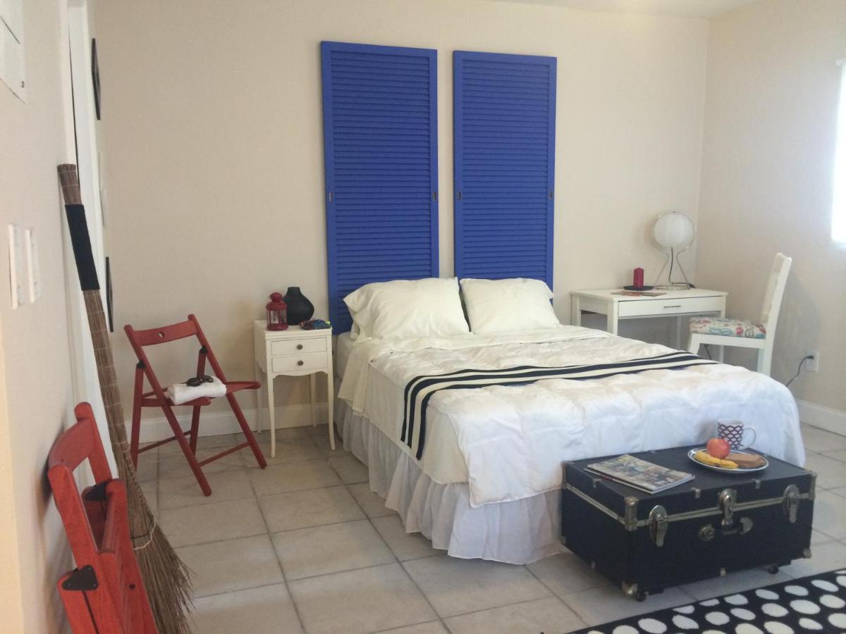 Chic And Comfortable Free Street Parking Appartement