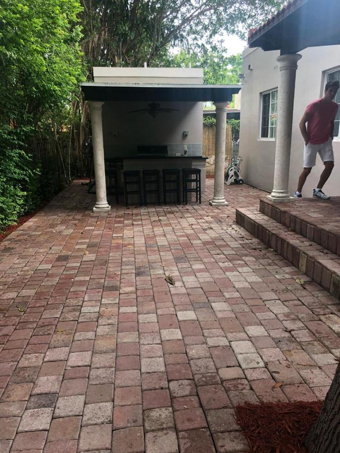 House World Connect * Miami