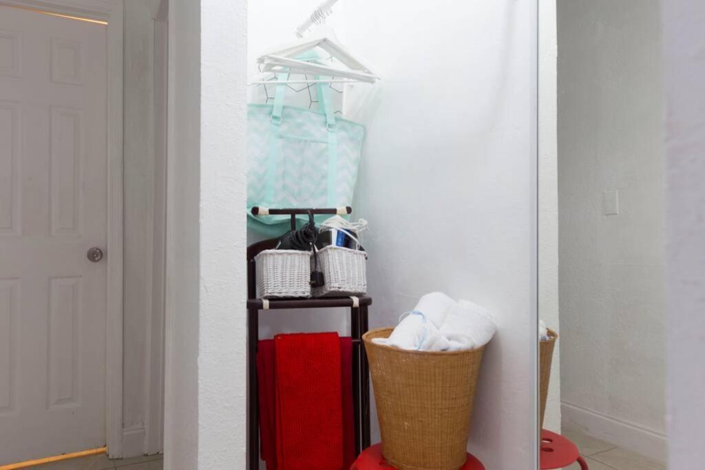 1 Bedroom Near Coconut Grove