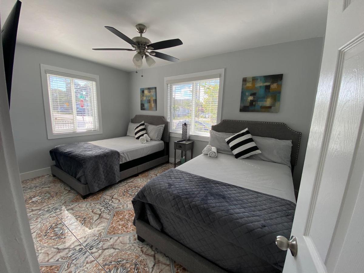 Main House 3 Bed 2 Bath & 1 Bed 1 Bath Ferienhaus
