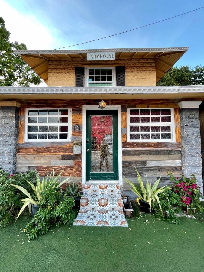 Villa Magical, Unique At Boho Restaurant & Bar
