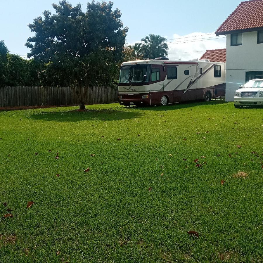 Remodeled And Comfortable Rv - Free Parking Campsite Miami