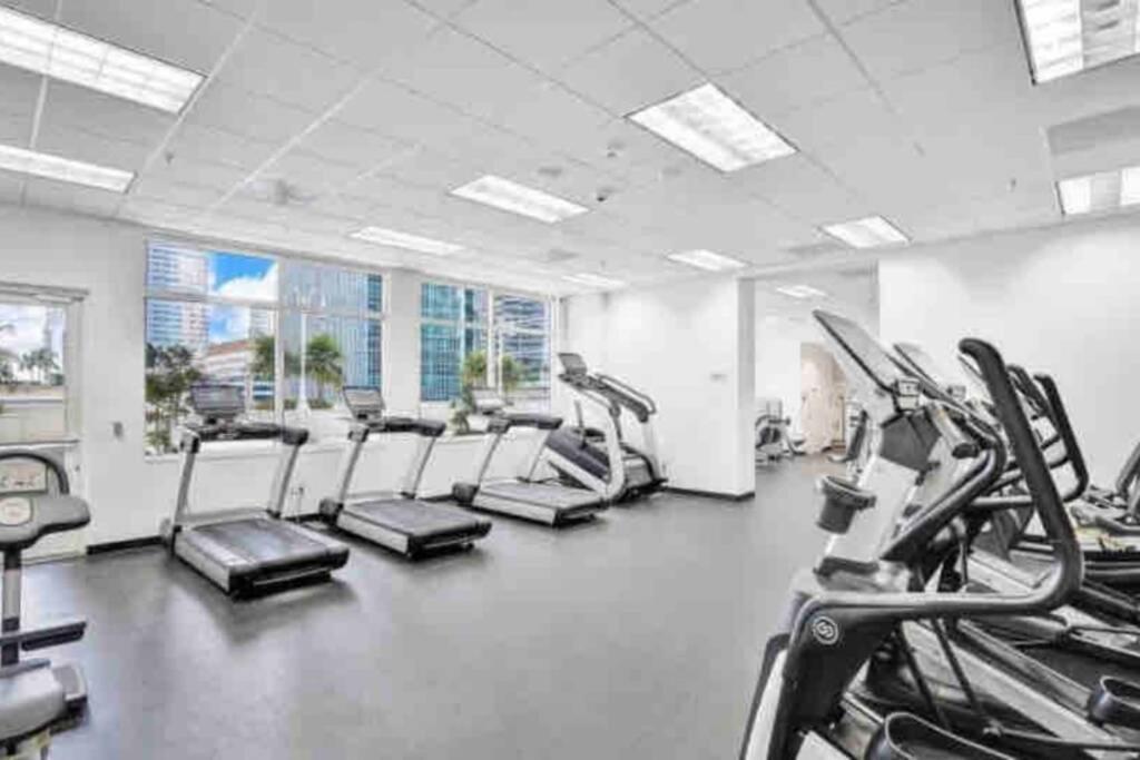 Private Unit With Amenities And Parking Appartement *