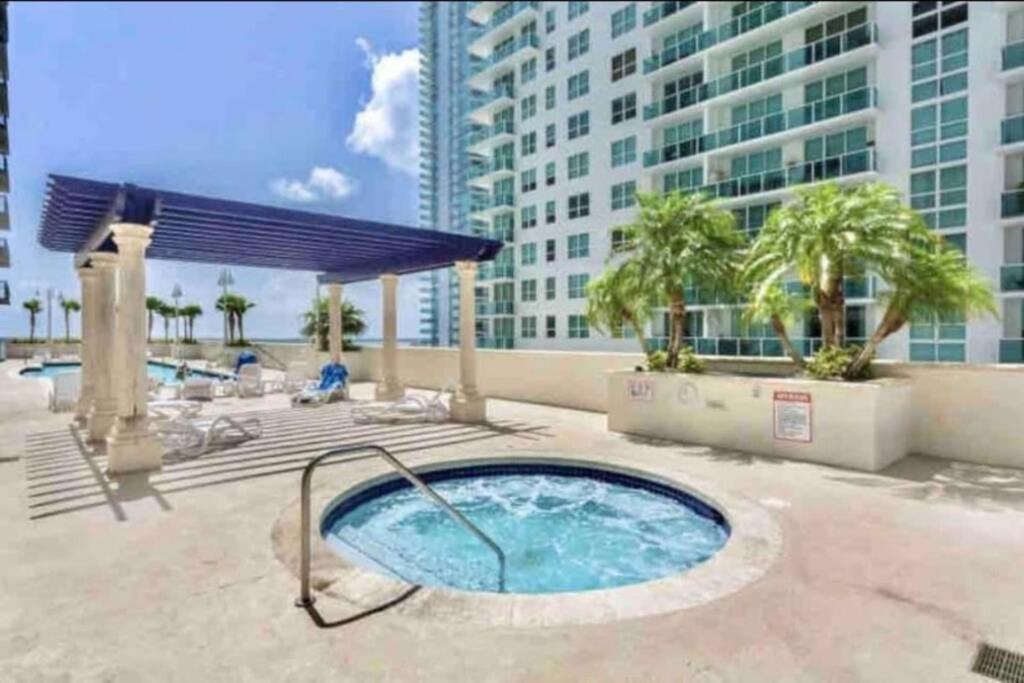 Private Unit With Amenities And Parking * Miami