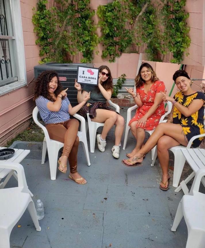 Hostel Casa Rosa Women's