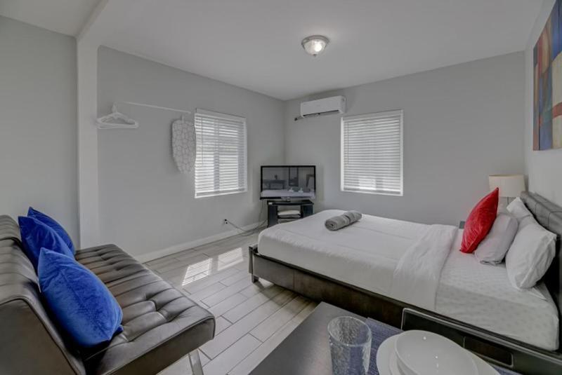 Adorable Private In The Heart Of Miami!