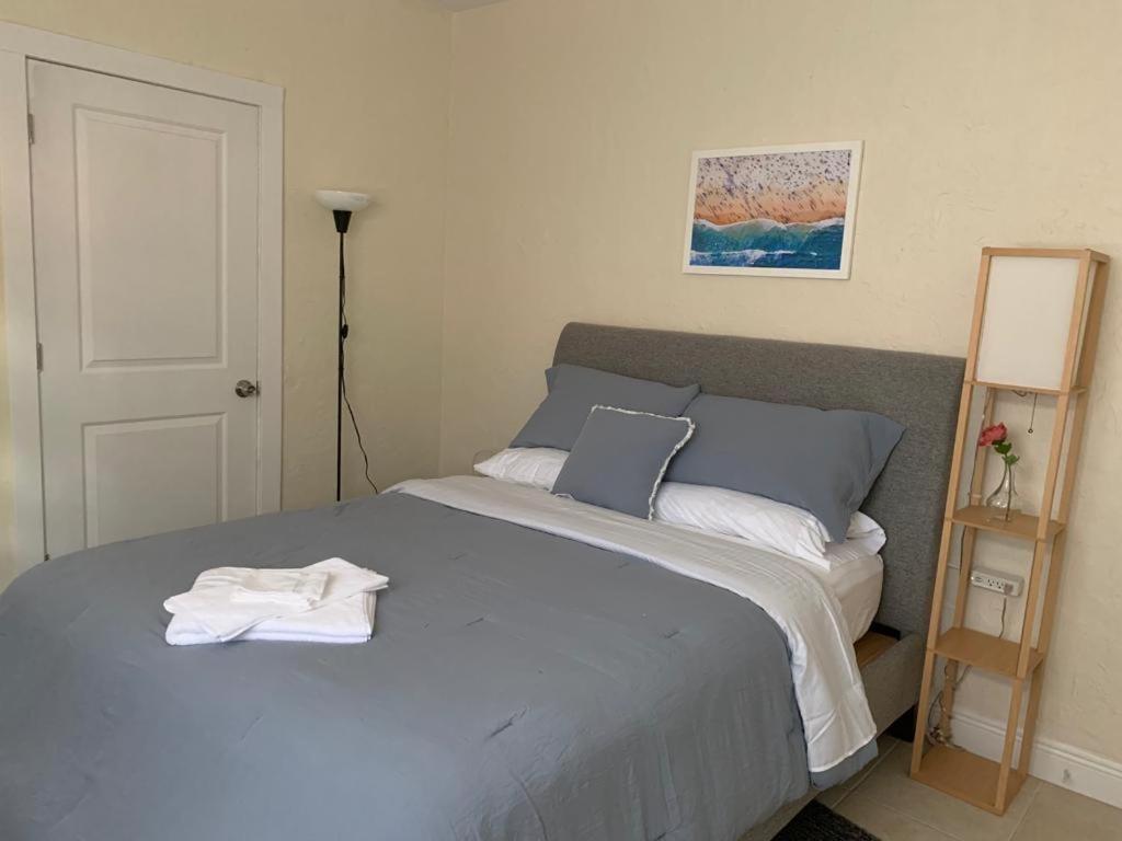 Pretty Private Room, Near The Airport - Free Parking - 01 * Miami