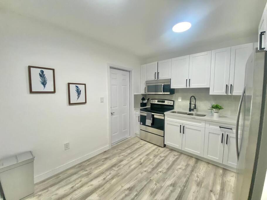 Beautiful & Relax Family House 2/1- Free Parking Holiday home Miami