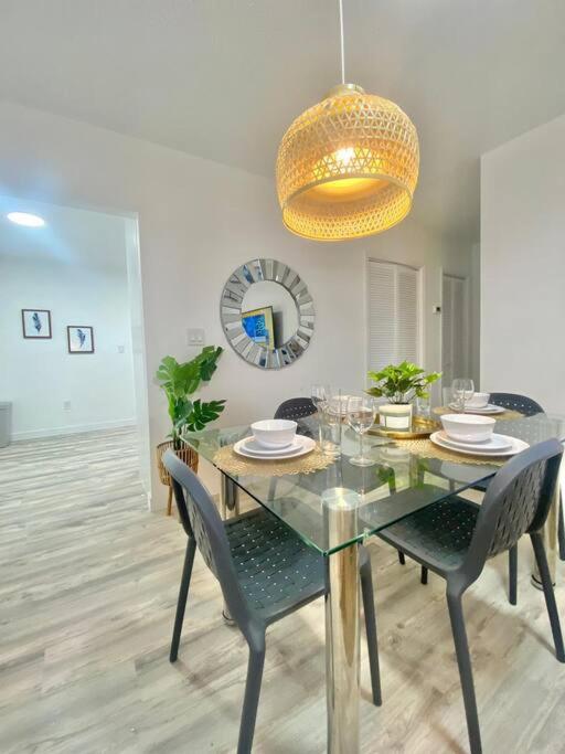 Beautiful & Relax Family House 2/1- Free Parking *