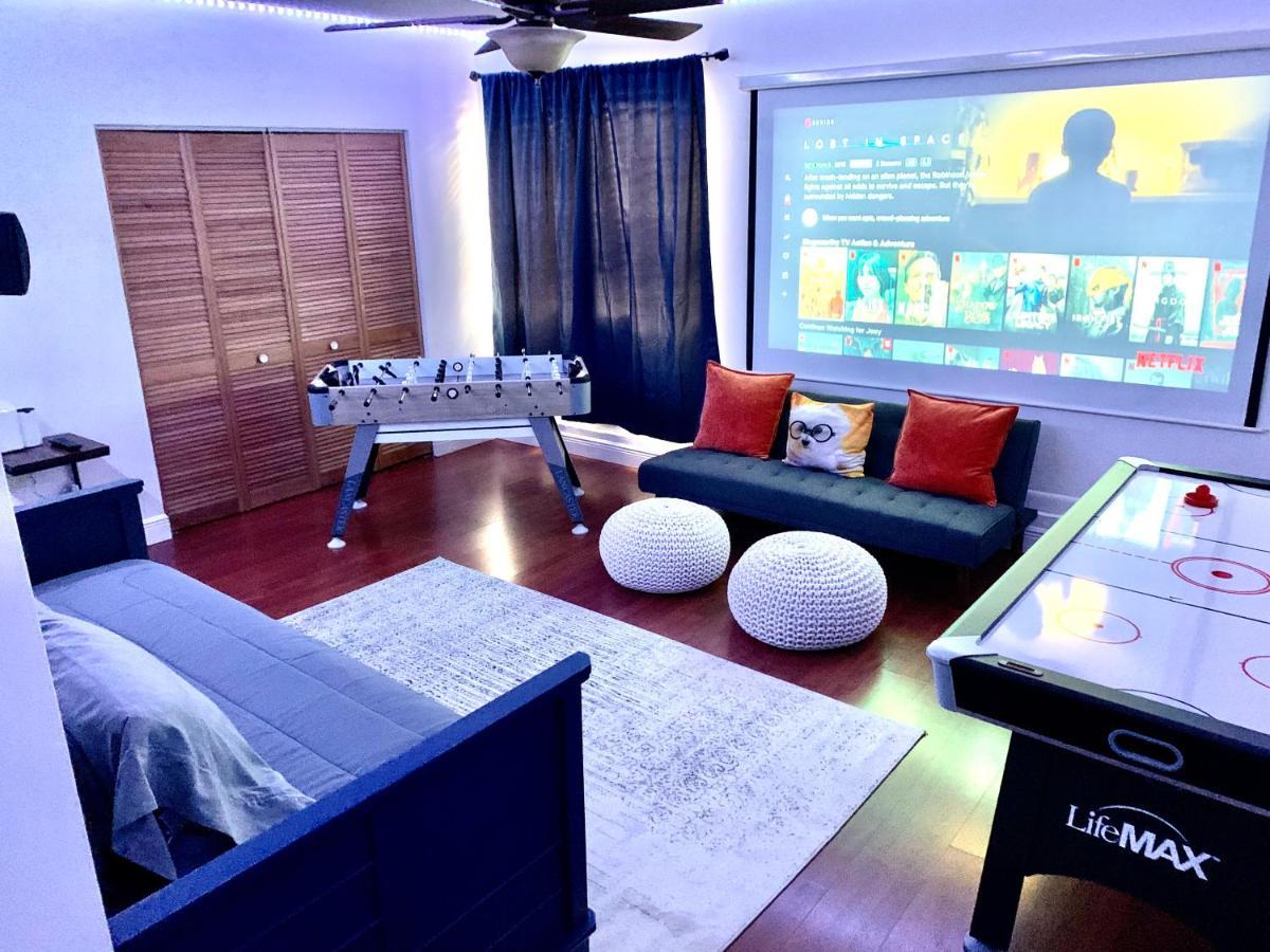 Vakantiehuis Kendall Keys Oasis W/ Pool, Theater & Arcade *