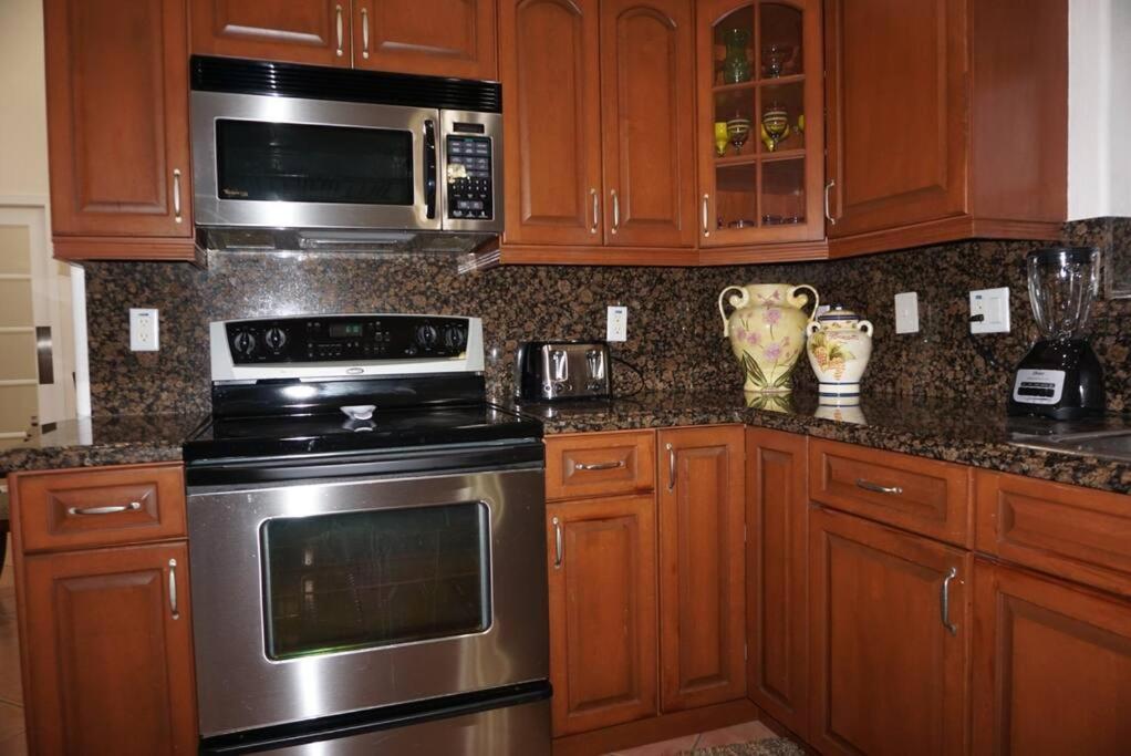 New Luxury Vacation Dream Rental- Sleeps 15! Holiday home