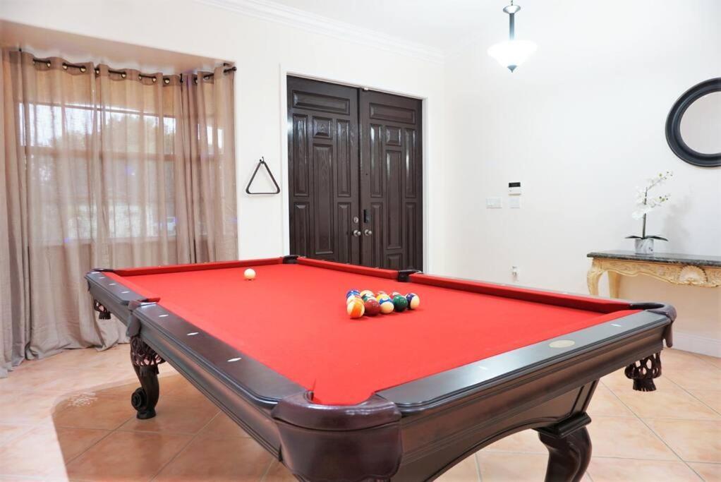 New Luxury Vacation Dream Rental- Sleeps 15! *