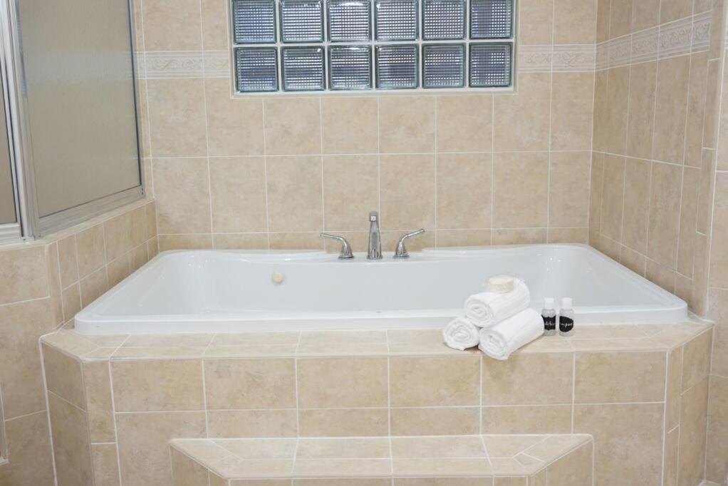 New Luxury Vacation Dream Rental- Sleeps 15! Vakantiehuis *