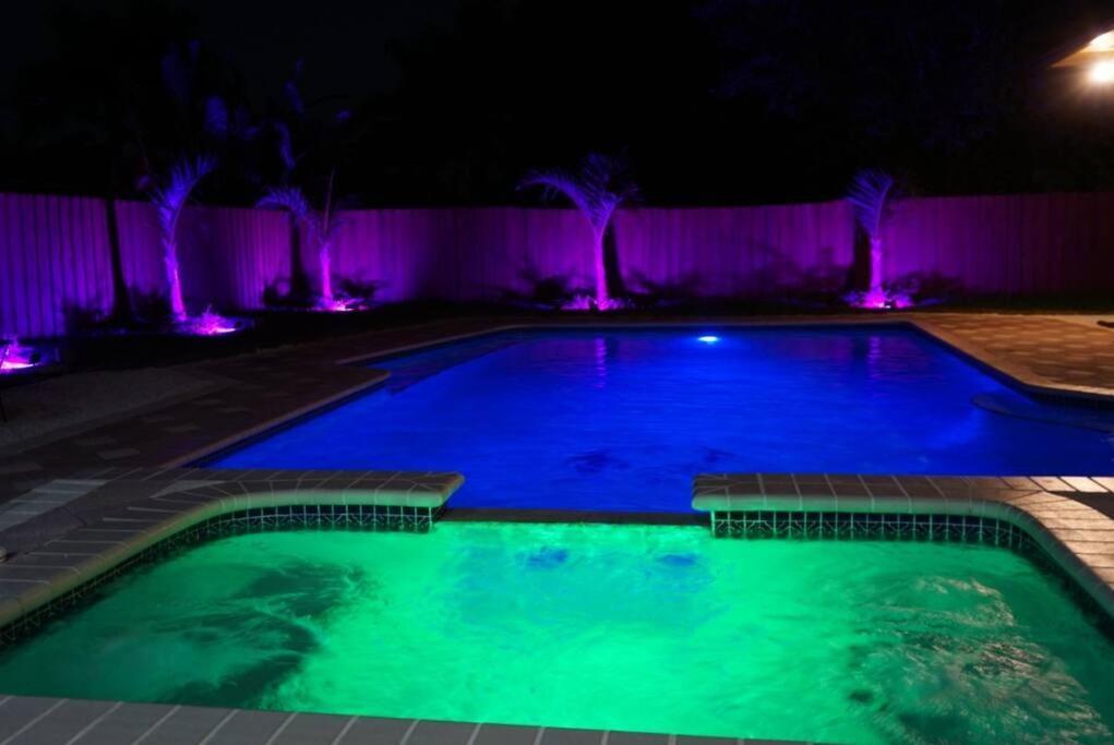 New Luxury Vacation Dream Rental- Sleeps 15! Holiday home Miami