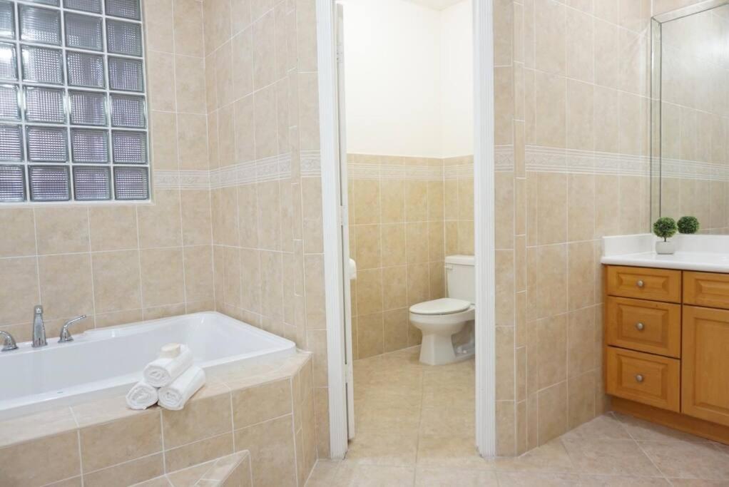 New Luxury Vacation Dream Rental- Sleeps 15! *