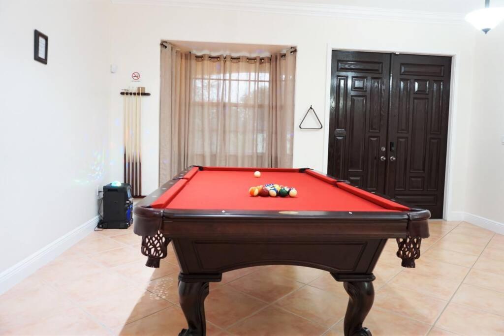 New Luxury Vacation Dream Rental- Sleeps 15! *