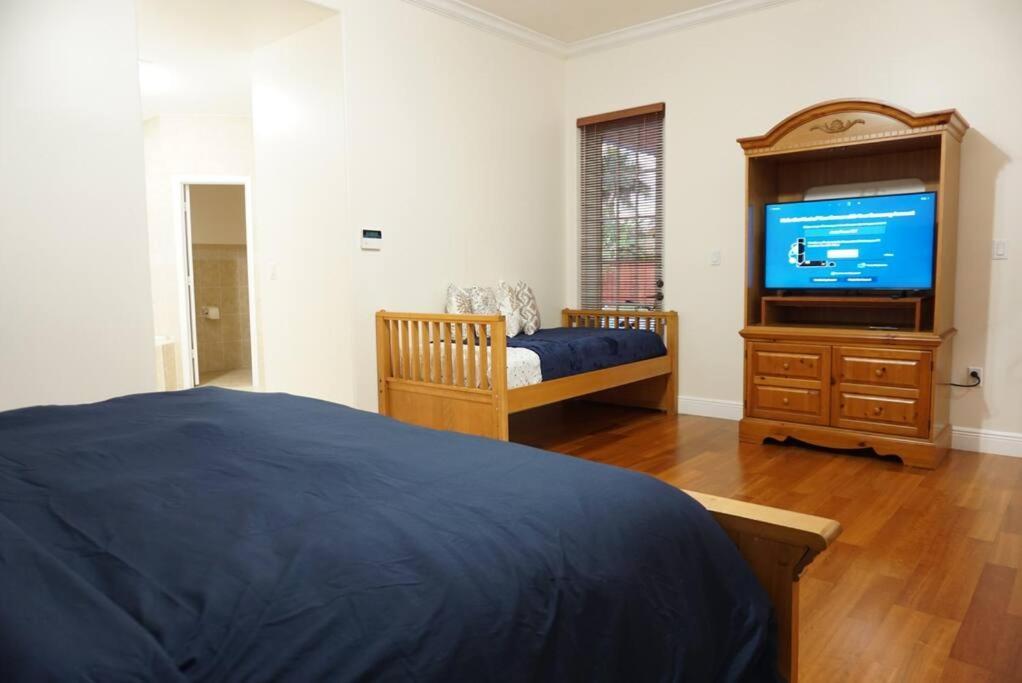 New Luxury Vacation Dream Rental- Sleeps 15! Vakantiehuis Miami
