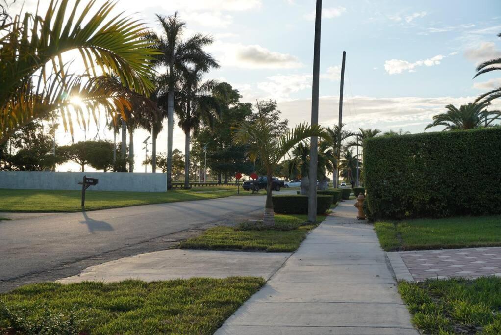 New Luxury Vacation Dream Rental- Sleeps 15! *