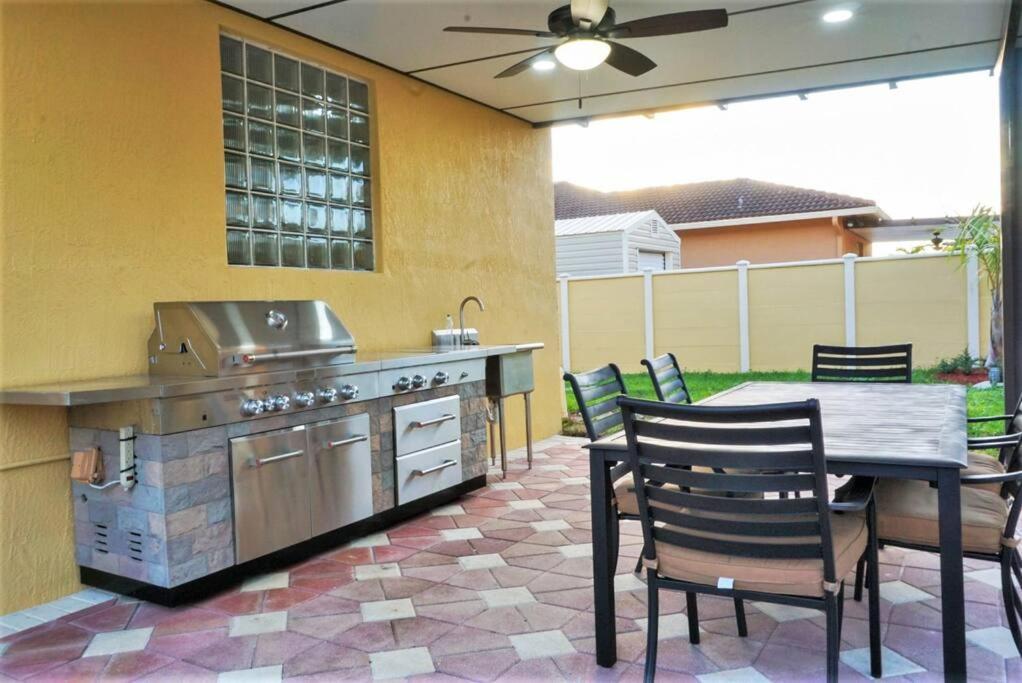 New Luxury Vacation Dream Rental- Sleeps 15! Holiday home