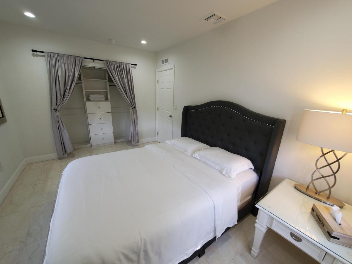 Miami-airport Oasis Vip House