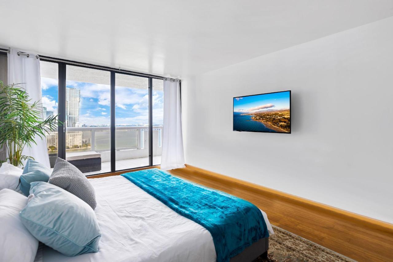 Stunning Balcony Views 3 Bedroom Appartement *