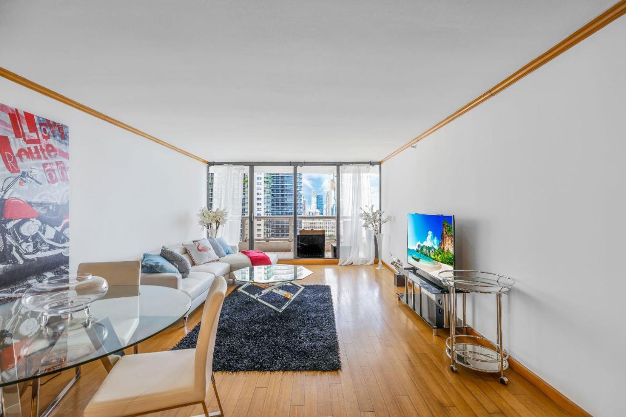 Appartement Stunning Balcony Views 3 Bedroom *