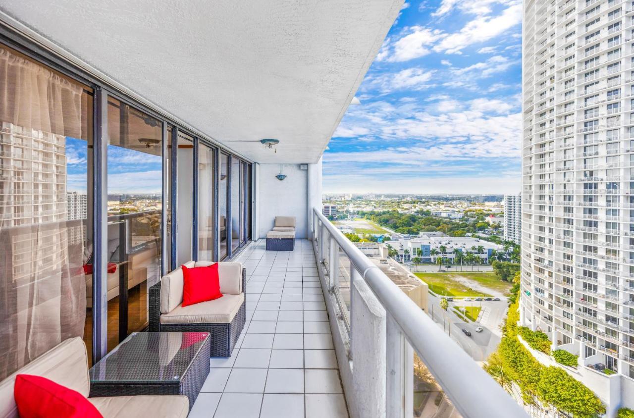 Stunning Balcony Views 3 Bedroom Appartement *