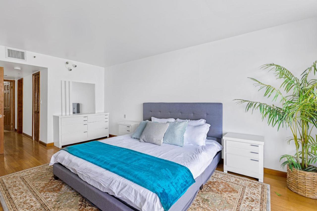 Stunning Balcony Views 3 Bedroom Miami