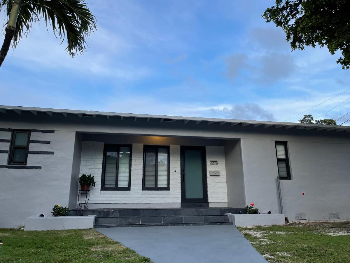 Great In South Florida! -d-centrally Located Apartment Miami