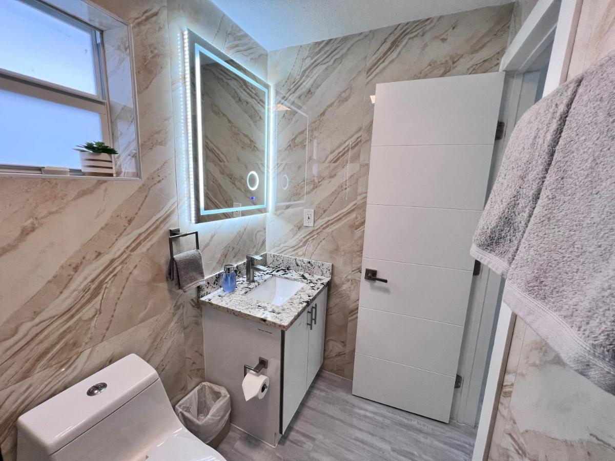 Stylish 2 Bedrooms By International Airport