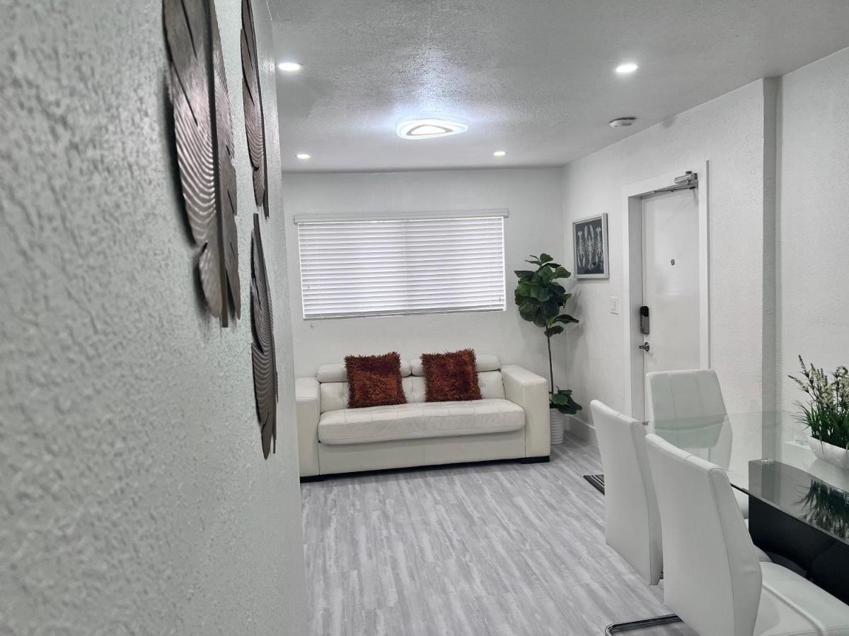 Stylish 2 Bedrooms By International Airport Apartment *