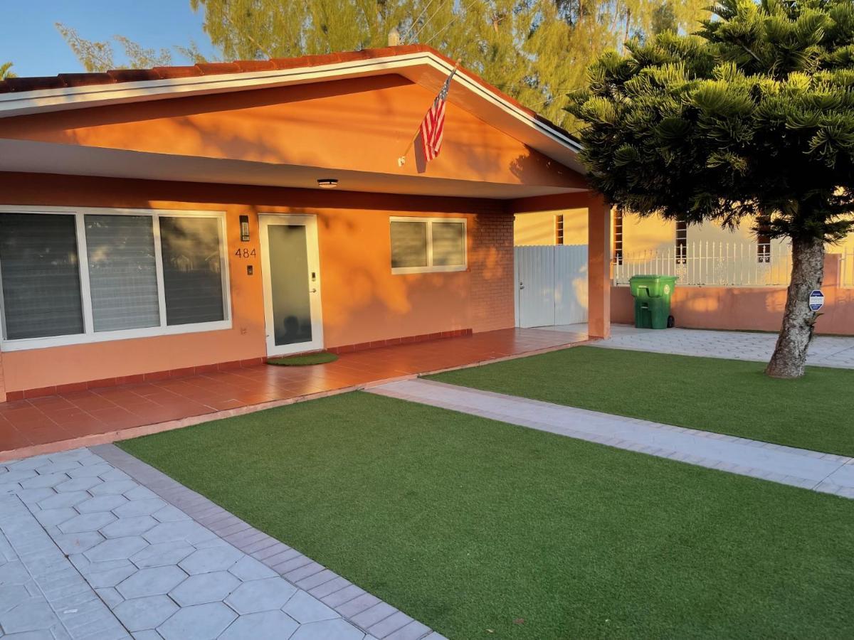 Cozy Mia Airport Pool Vakantiehuis *