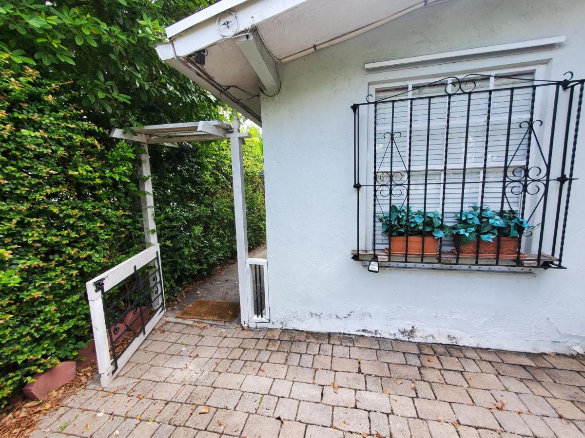 Your Own Lil Studio In * Miami
