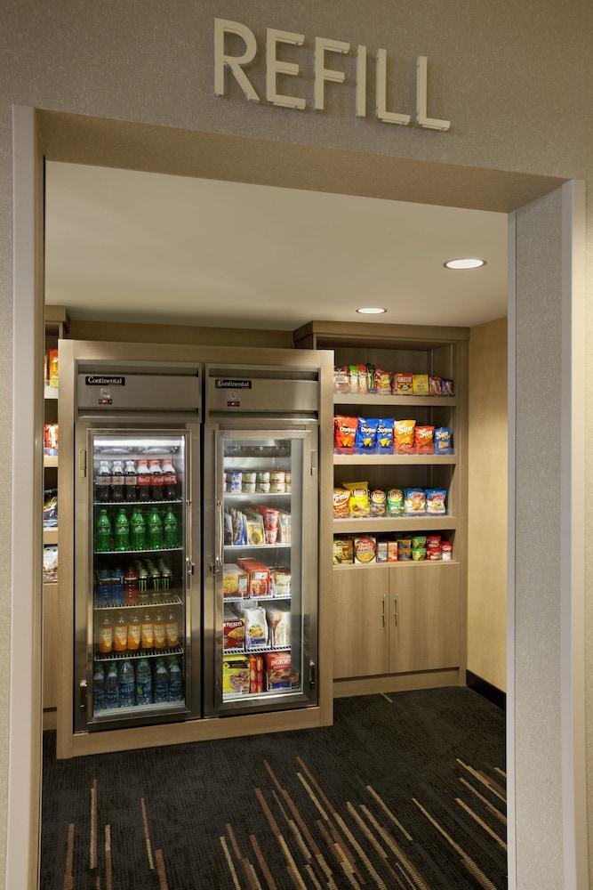 Express Airport-blue Lagoon Area By Ihg Hotel Miami