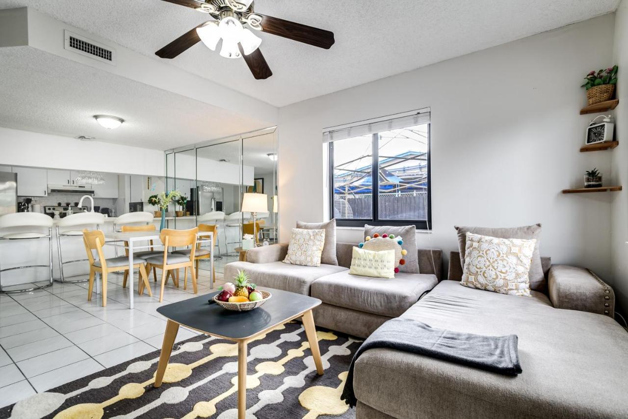 New 2bedroom 2bath House With Private Backyard & Jacuzzi Holiday home Miami