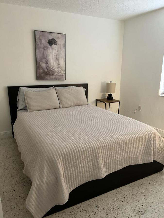 Blue-Max Apartments *