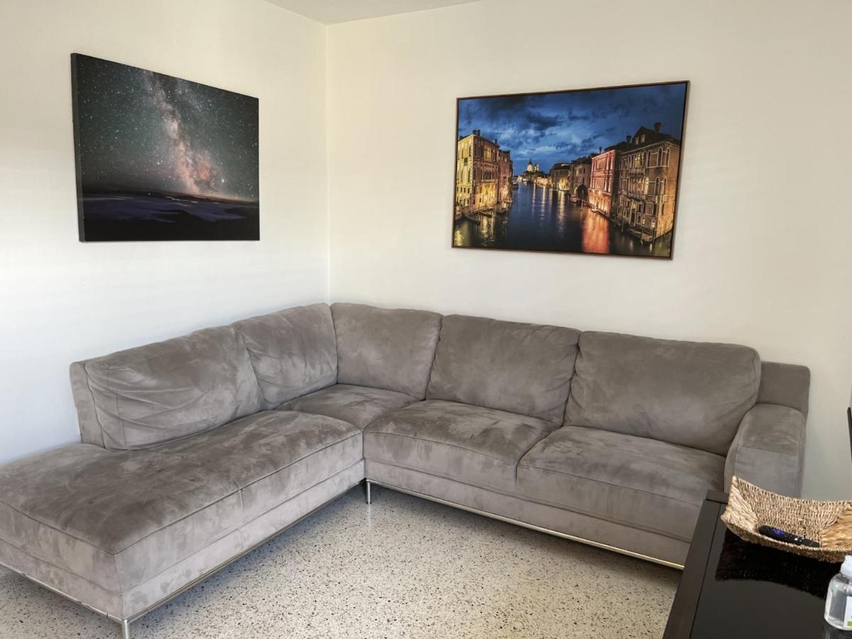 Blue-Max Apartments