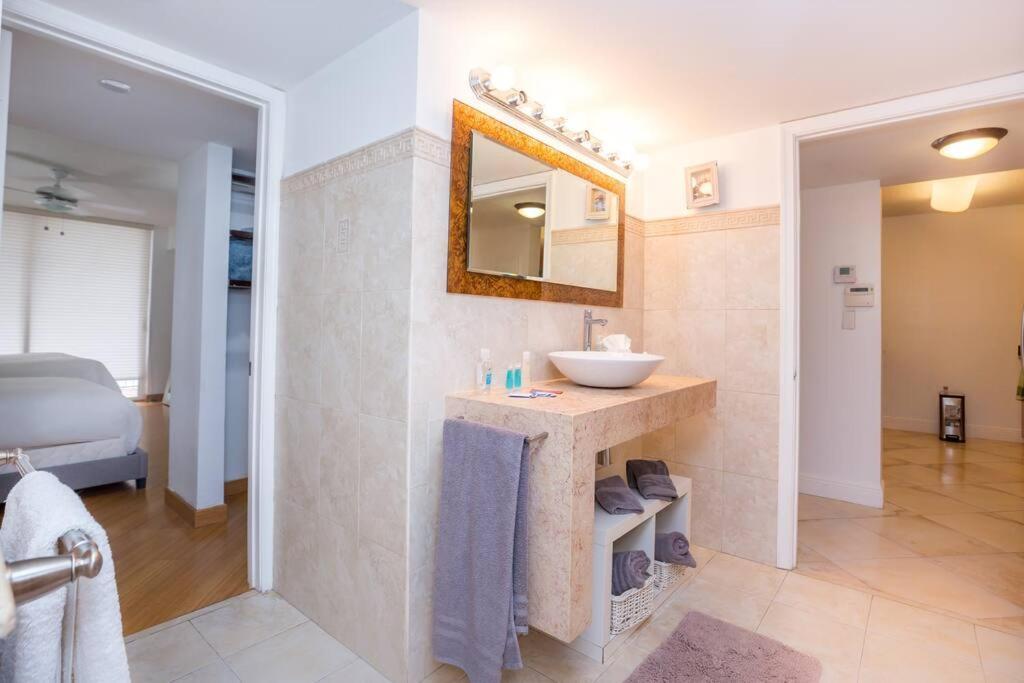 Amazing 2 Bedroom At Brickell, Free Parking Miami