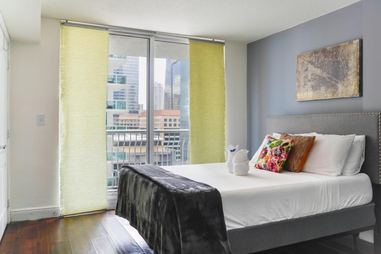 We Host - Amazing Brickell With Ocean-pool View Apartment *